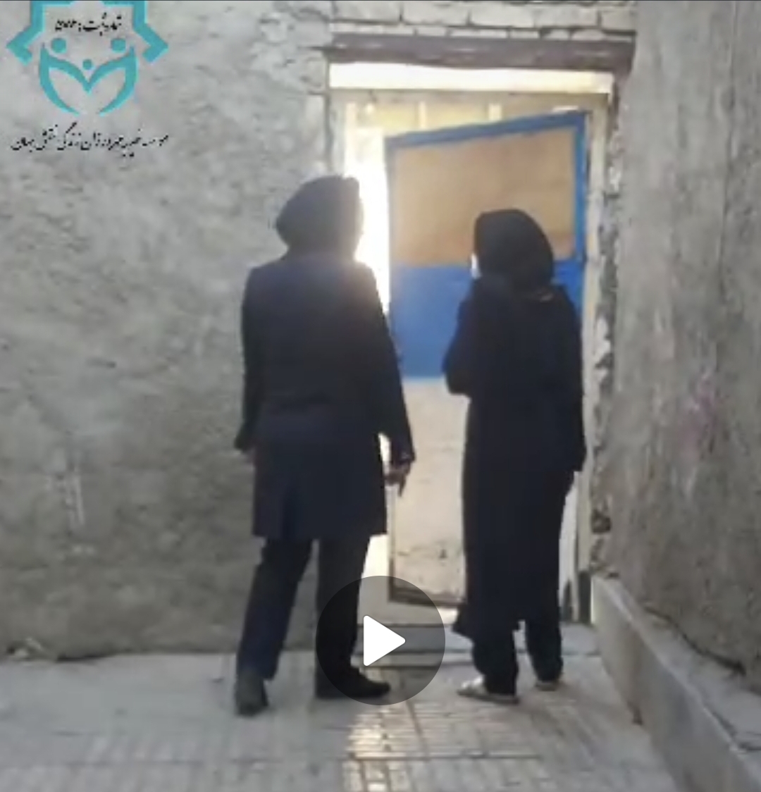 بازدید از منزل مادربزرگی که با وجود تومور در دستش…